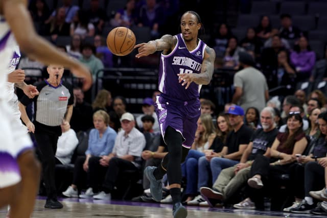DeMar DeRozan signe sa meilleure performance de la saison, bien épaulé par Hayes et Raynaud
