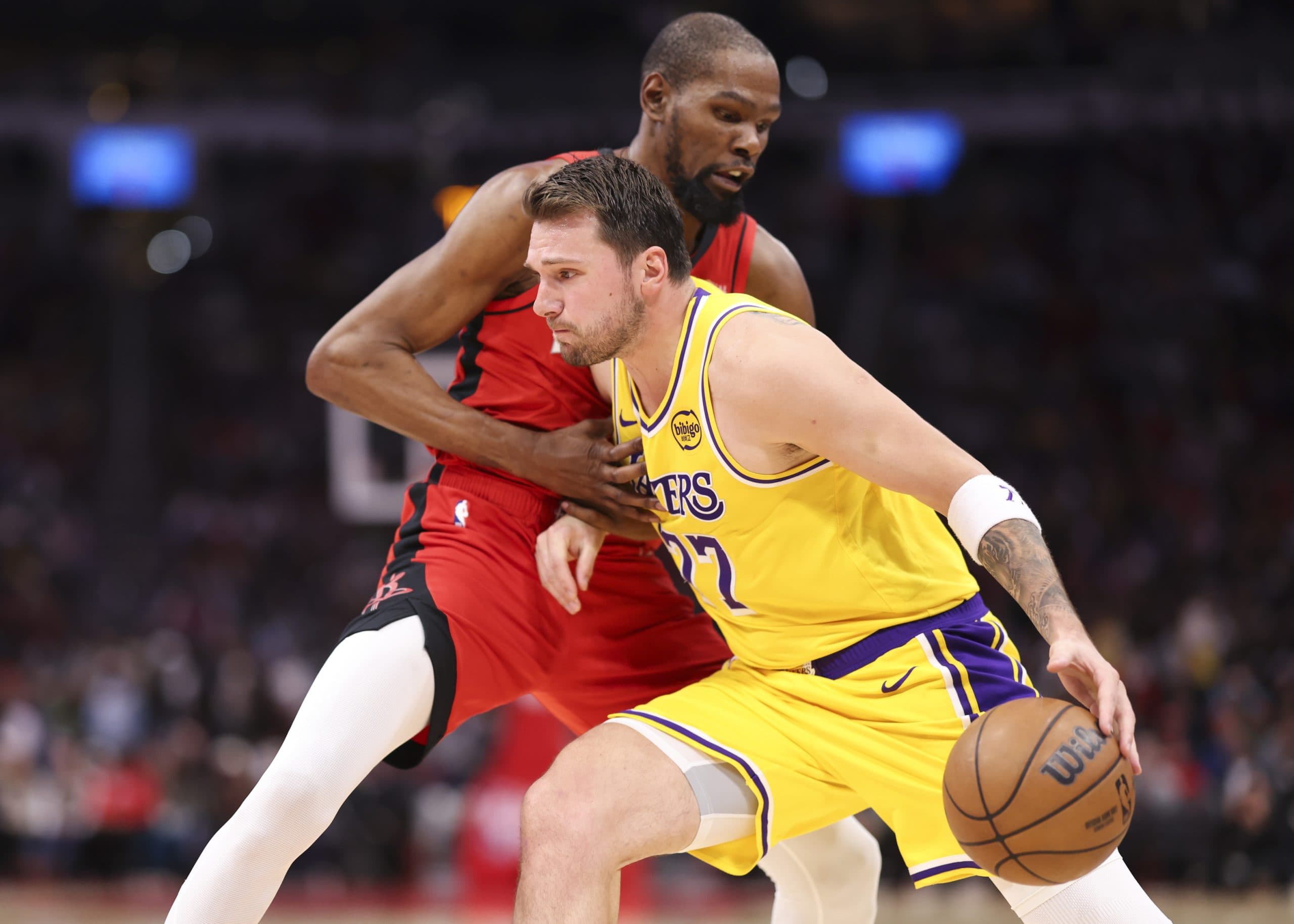 Les Lakers enchaînent une sixième victoire consécutive face à Houston dans la course au podium
