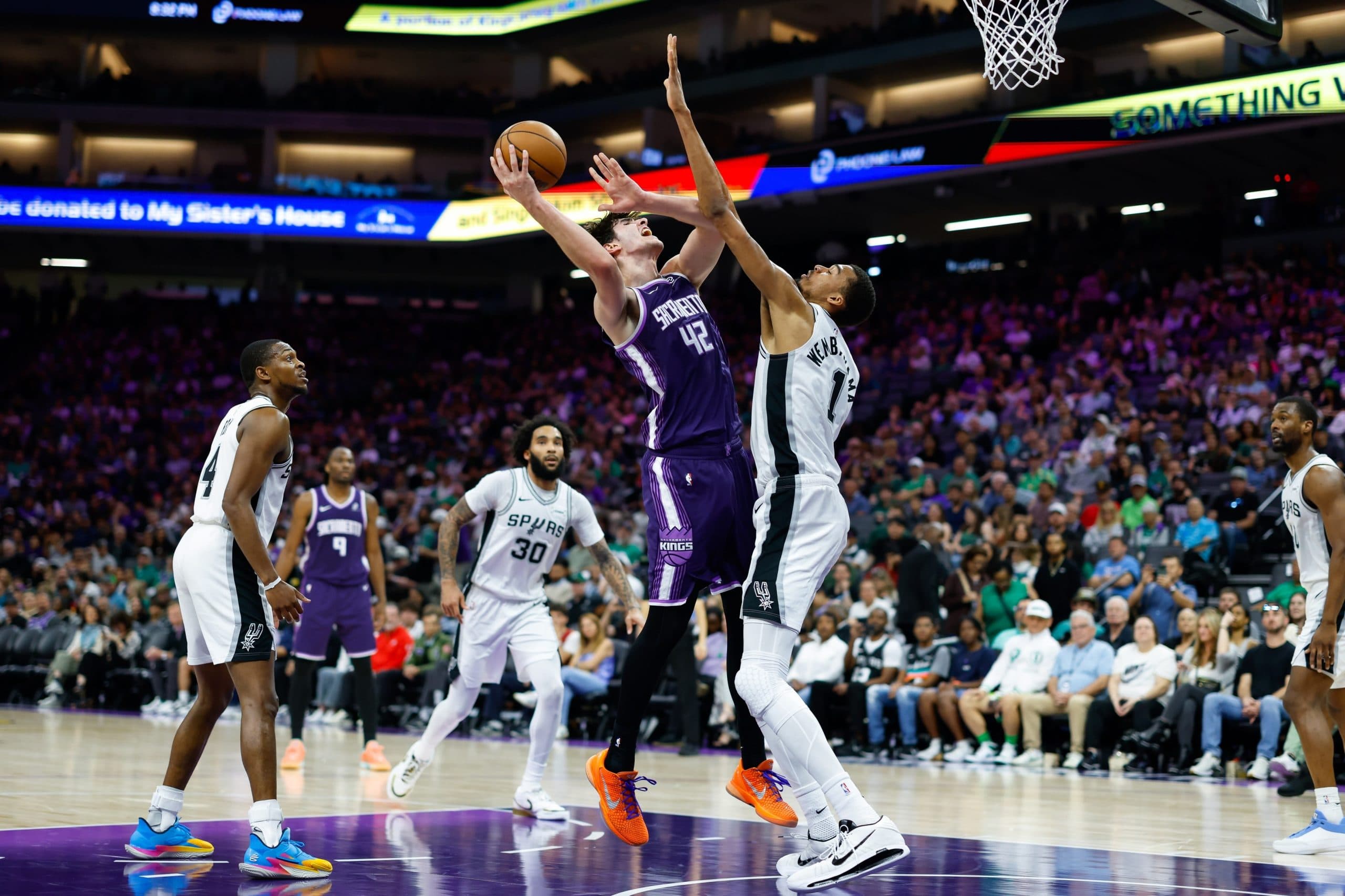 Sacramento giflé par les Spurs de Wemby, mais Maxime Raynaud passe la barre des 30 points pour la première fois !