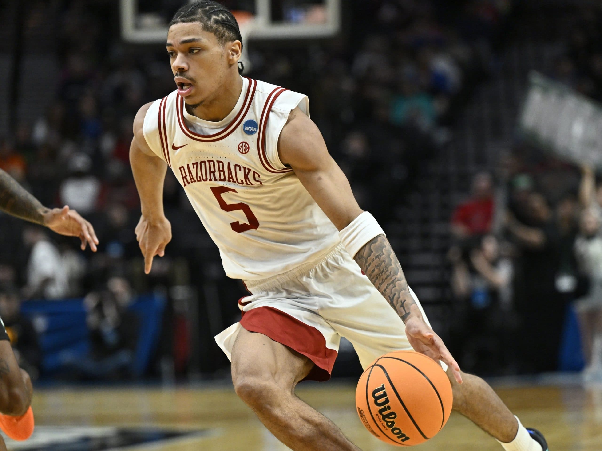 Darius Acuff Jr, la star d’Arkansas, s’inscrit officiellement à la Draft NBA 2026