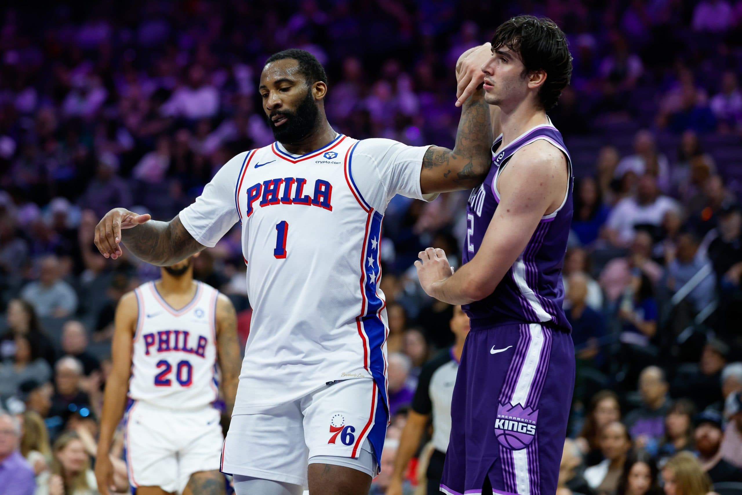 Maxime Raynaud s’offre un nouveau match à 30 points malgré la défaite face aux Sixers d’Edgecombe