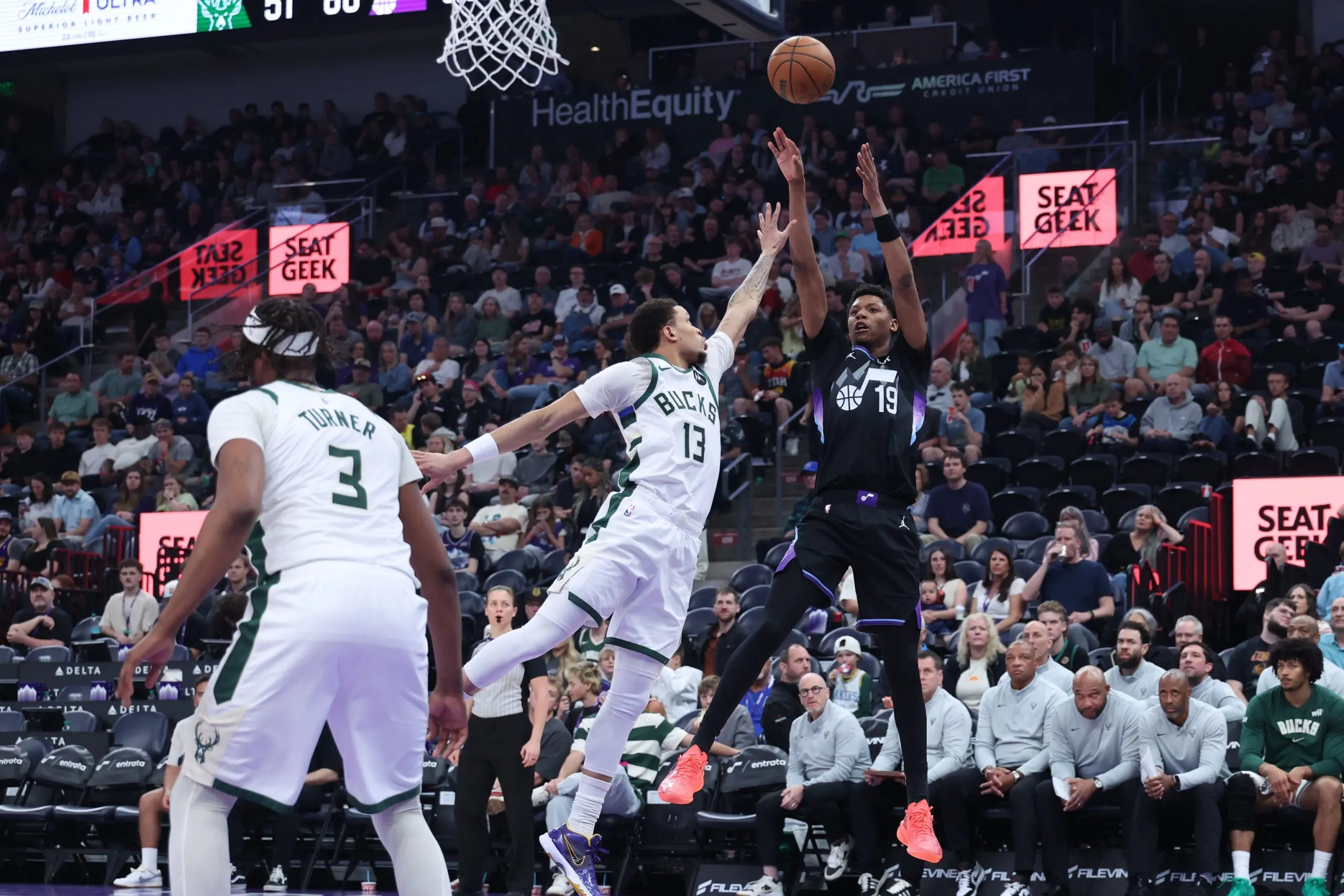 Ace Bailey inscrit 33 points pour s’imposer contre Milwaukee