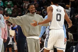 Morant avait déjà manqué plus d'un mois en début de saison à cause d'une blessure au mollet droit.