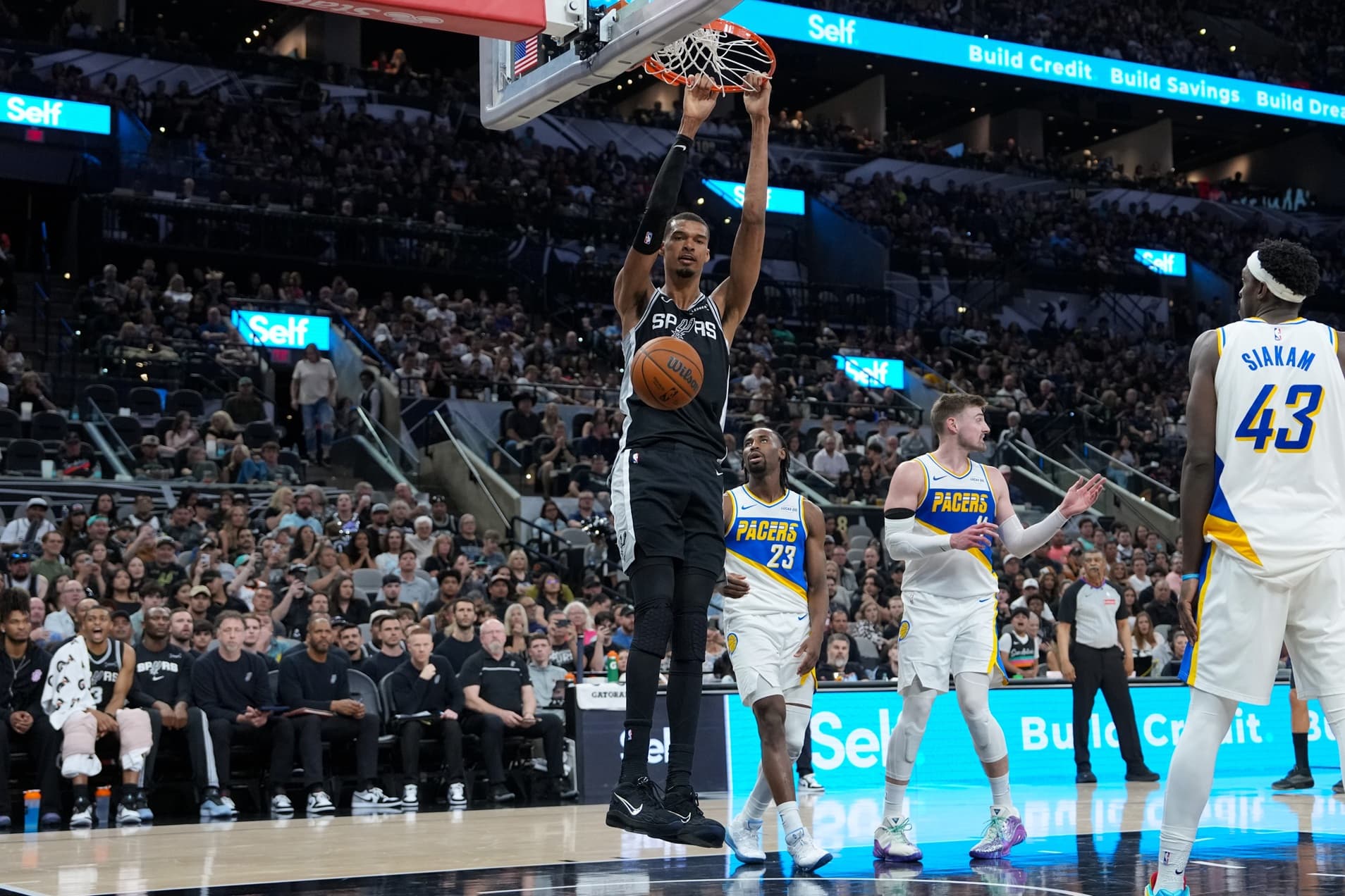 Wembanyama et les Spurs s’offrent une victoire sans forcer face à Indiana