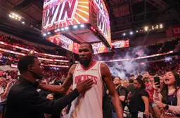 Kevin Durant est devenu le cinquième meilleur marqueur de l'histoire de la NBA