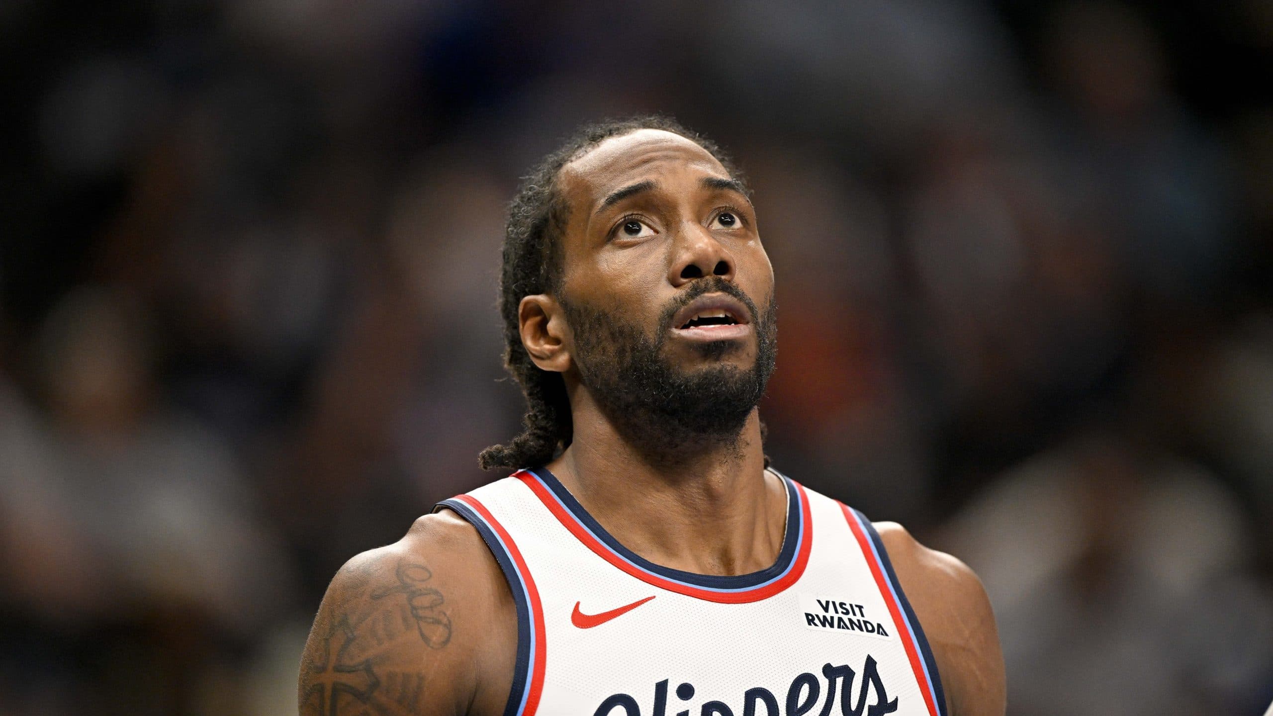La NBA critique vivement le rapport d’ESPN concernant l’affaire Kawhi Leonard