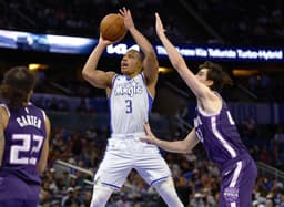 Cette victoire permet au Magic de revenir dans la course aux playoffs avec une triple égalité avec Charlotte et Miami pour la huitième place.