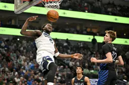 Edwards doit désormais jouer tous les matchs restants des Wolves pour atteindre le minimum de 65 matchs requis par la NBA pour être éligible aux distinctions All-NBA.