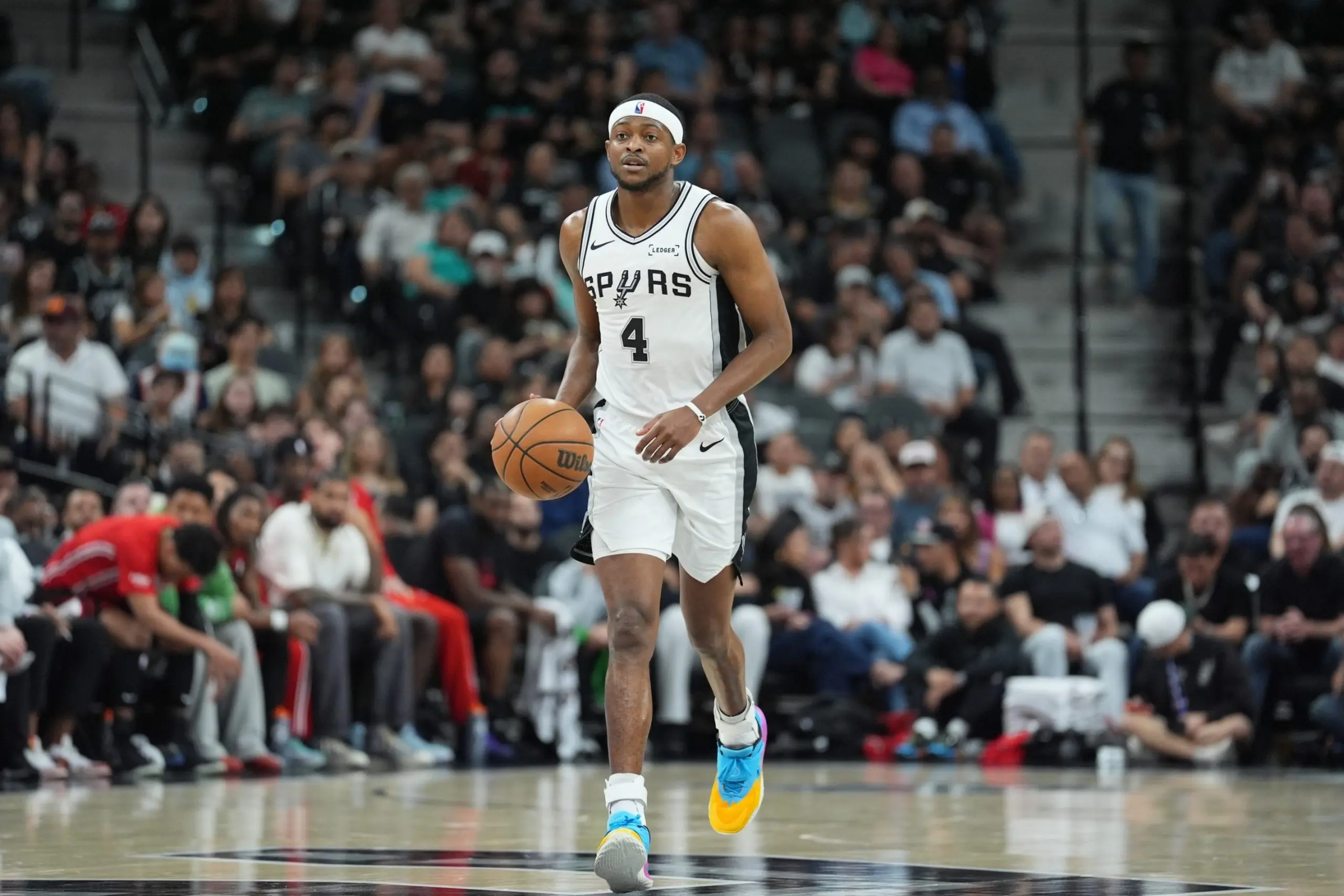 Les Spurs attendent le réveil de De’Aaron Fox au Game 2