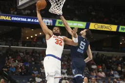 Karl-Anthony Towns a quant à lui réalisé son quatrième triple-double de la saison avec 20 points, 11 rebonds et 11 passes décisives.