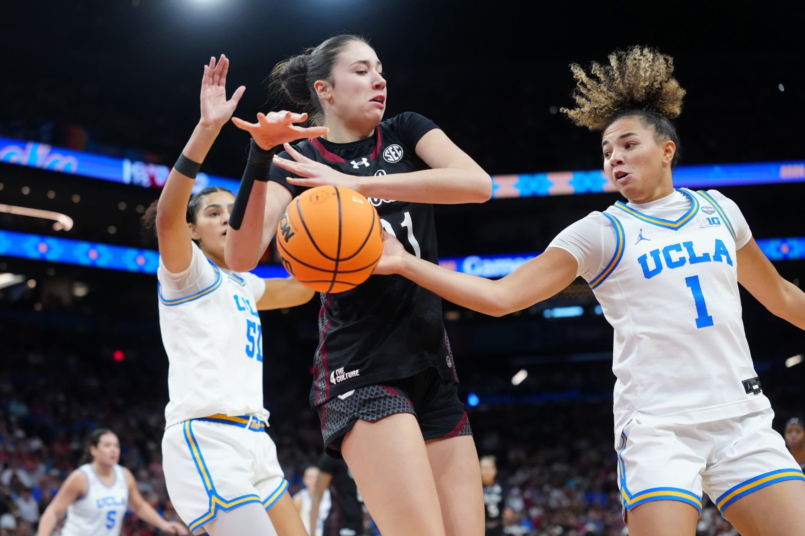 Alicia Tournebize et South Carolina largement dominés par UCLA en finale du tournoi NCAA féminin