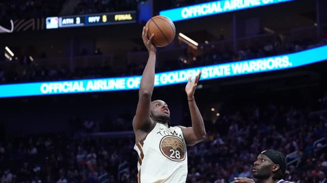 Charles Bassey poursuit son aventure chez les Warriors