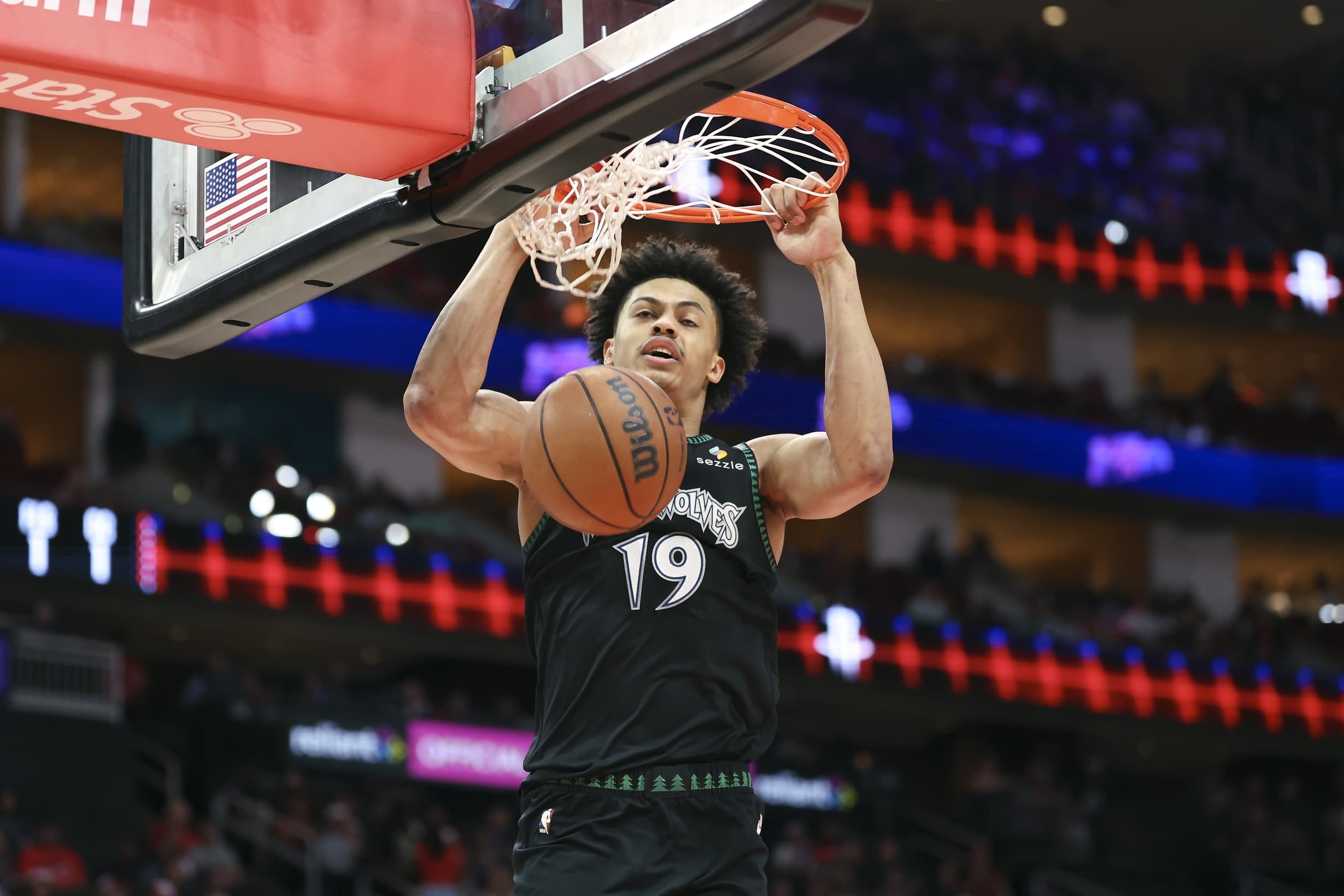Joan Beringer entre dans l’histoire de la NBA lors du dernier match de la saison régulière