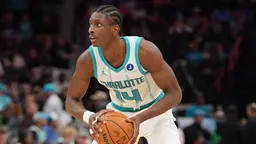 Moussa Diabaté raconte le conseil de Tom Thibodeau avant la Draft NBA et le moment où Charlotte lui a annoncé son premier contrat garanti.