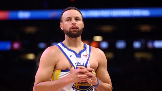 Stephen Curry prié de s’asseoir sur 137 millions de dollars cet été