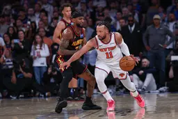 Jalen Brunson et les New York Knicks ont dominé les Atlanta Hawks dans le match 1 du premier tour des playoffs NBA