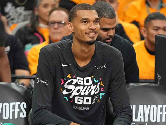 Victor Wembanyama encensé par un ancien MVP : « Il est en train de changer le jeu »