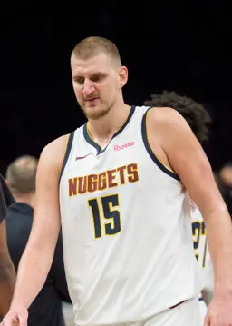 Nikola Jokic et Julius Randle ont reçu leur sanction par la NBA.