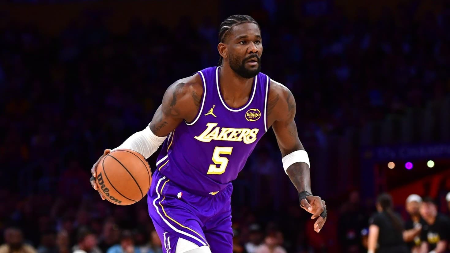 Deandre Ayton reste aux Lakers pour 8,1 millions de dollars
