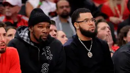 Fred VanVleet se rapproche d’un retour à Houston. Une bonne nouvelle pour Kevin Durant et Houston à un un mois du début de la saison NBA.
