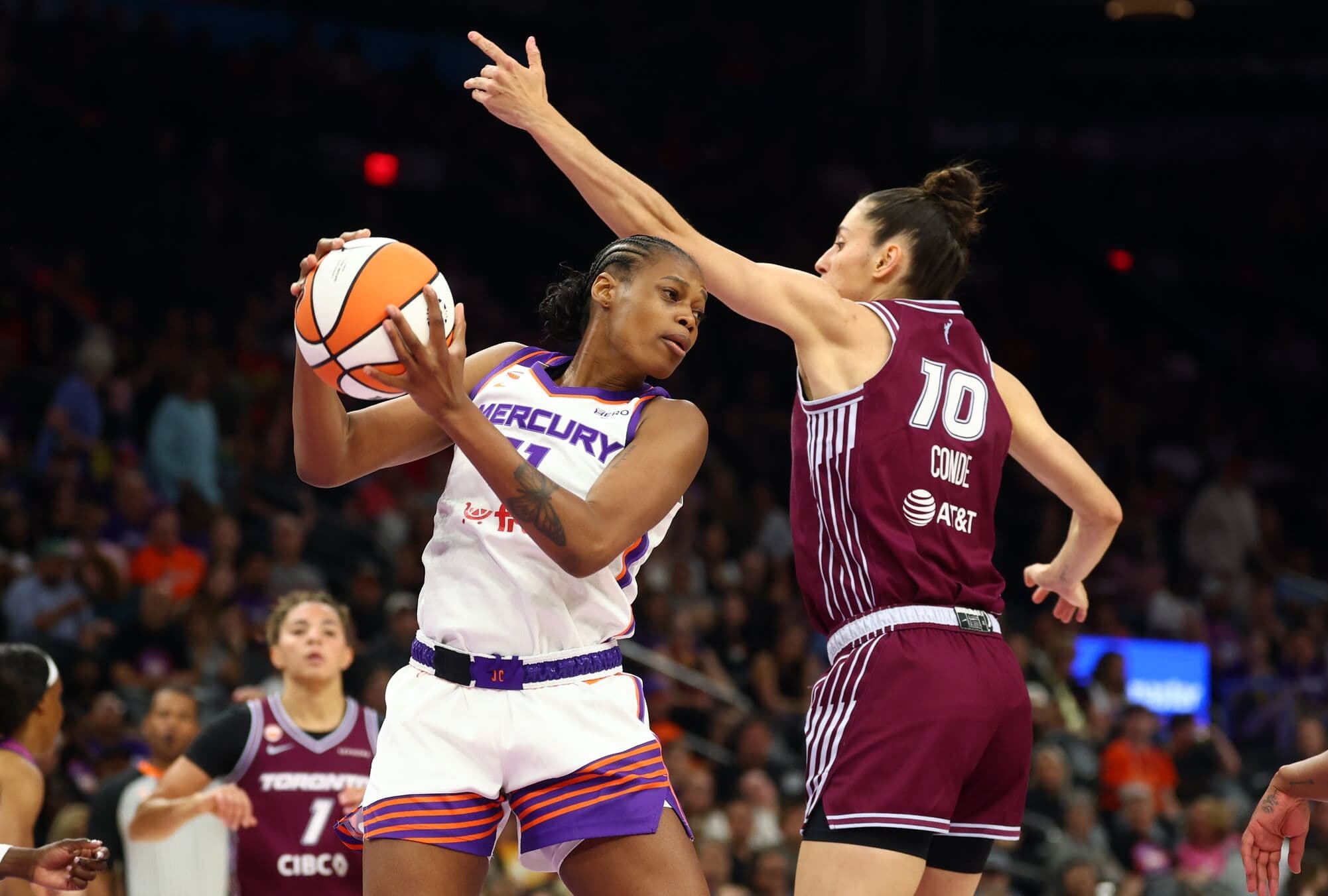 Le Mercury de Valériane Ayayi et Noémie Brochant chute encore face au Tempo en WNBA