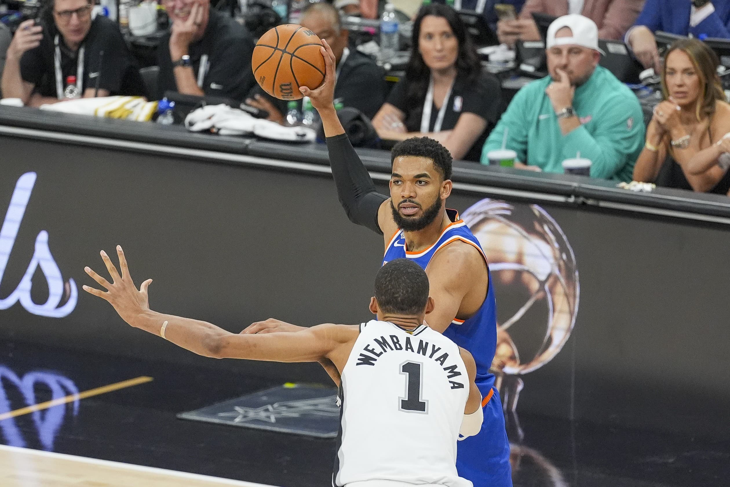 Victor Wembanyama encensé par Karl-Anthony Towns : « Quelque chose qu’on a jamais vu en NBA »