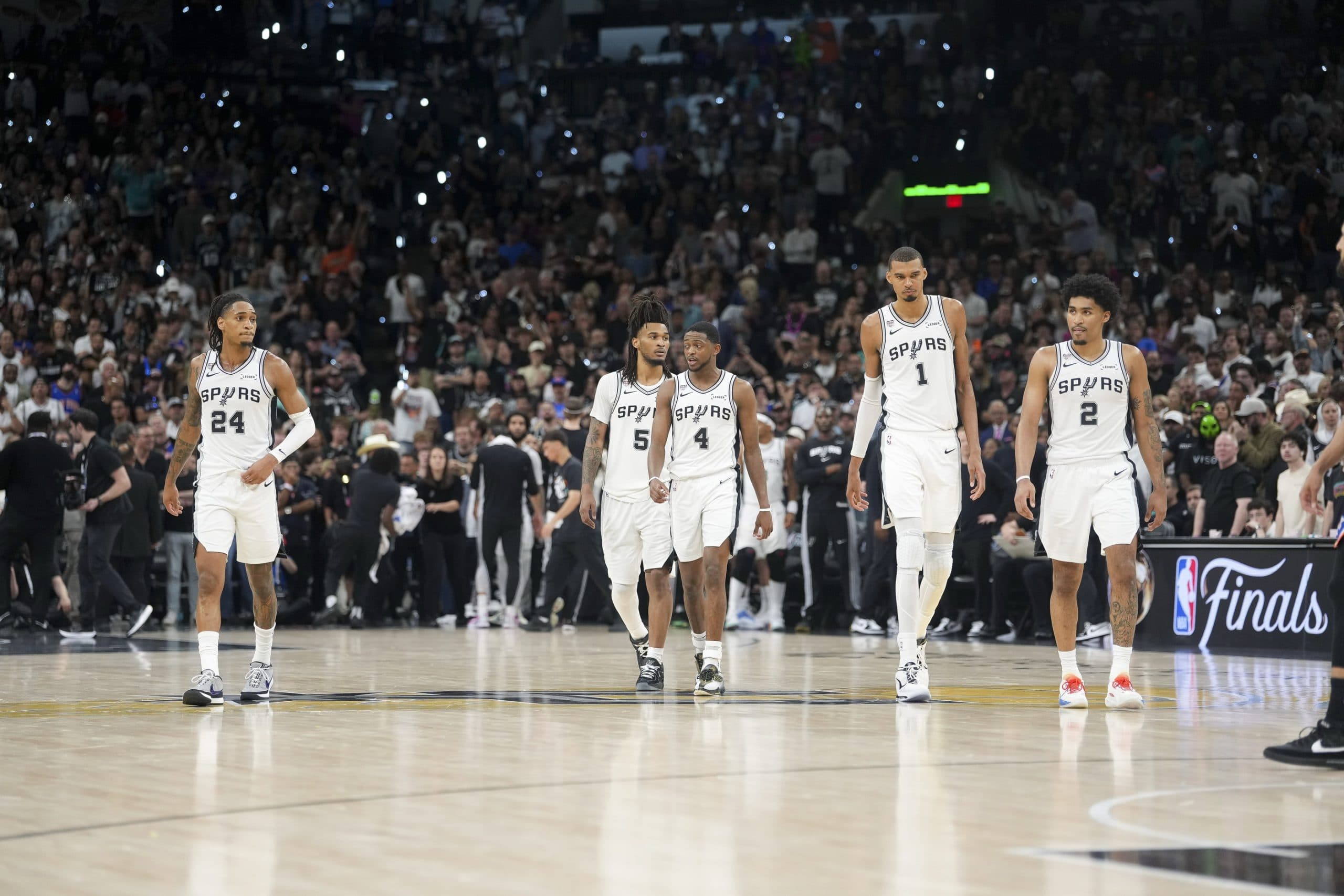 Victor Wembanyama et les Spurs rattrapés par leur inexpérience au pire moment ?