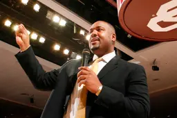 Stacey King a remporté 3 titres de champion NBA aux côtés de Michael Jordan entre 1991 et 1993