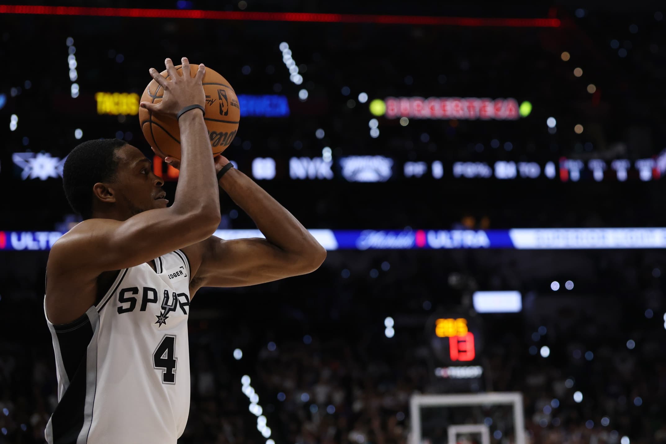 Les Spurs gardent confiance en De’Aaron Fox malgré son naufrage en finale NBA