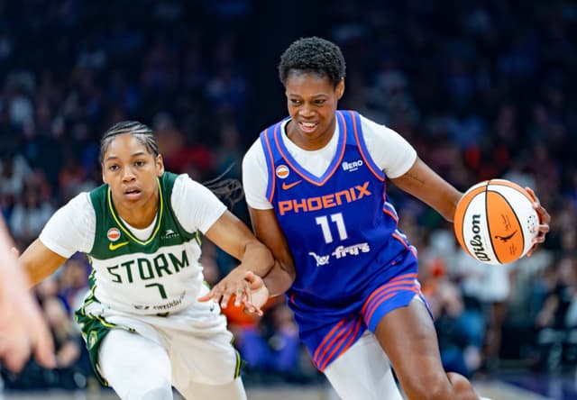 Valériane Ayayi explose son record avec un double-double face à Seattle