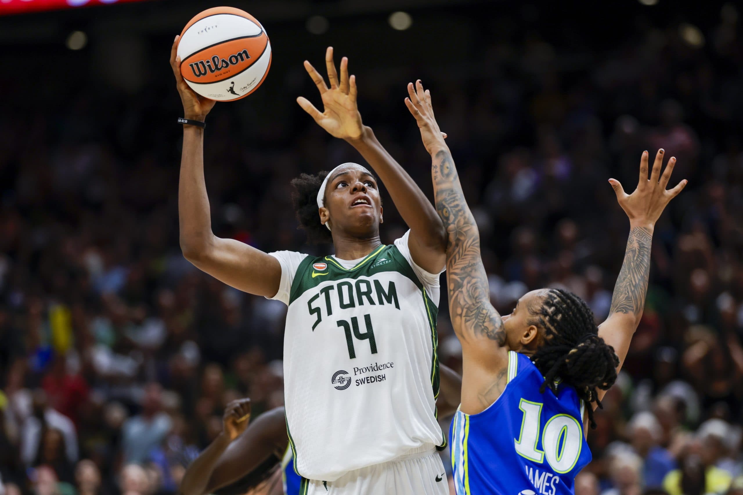 Dominique Malonga pulvérise son record en carrière avec 37 points, mais Seattle s’incline en prolongation face à Dallas