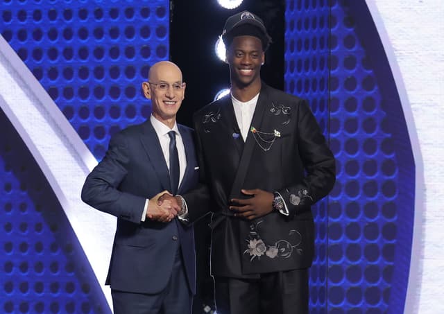 Les vacances d’été à Trappes, l’héritage paternel à Grigny : pourquoi A.J. Dybantsa, le n°1 de la Draft NBA, a un vrai lien avec la France