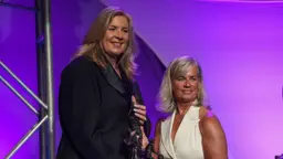 Isabelle Fijalkowski a été intronisée sous les yeux de sa fille Alicia Tournebize au Women Hall of Fame de Knoxville.