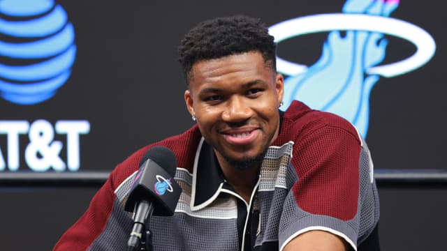 Giannis Antetokounmpo présenté au Heat : « Je veux gagner un autre titre »