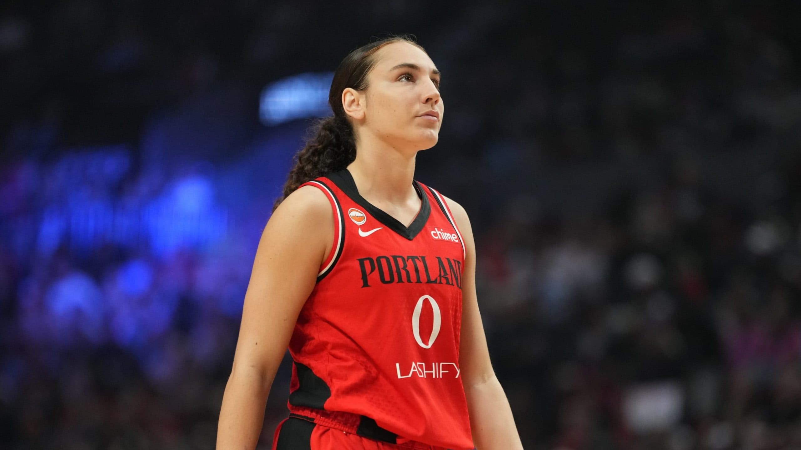 Washington résiste à une grande Carla Leite pour filer en playoffs, Paige Bueckers historique