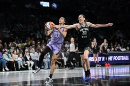 Gabby Williams et les Valkyries dominent les Françaises du Liberty