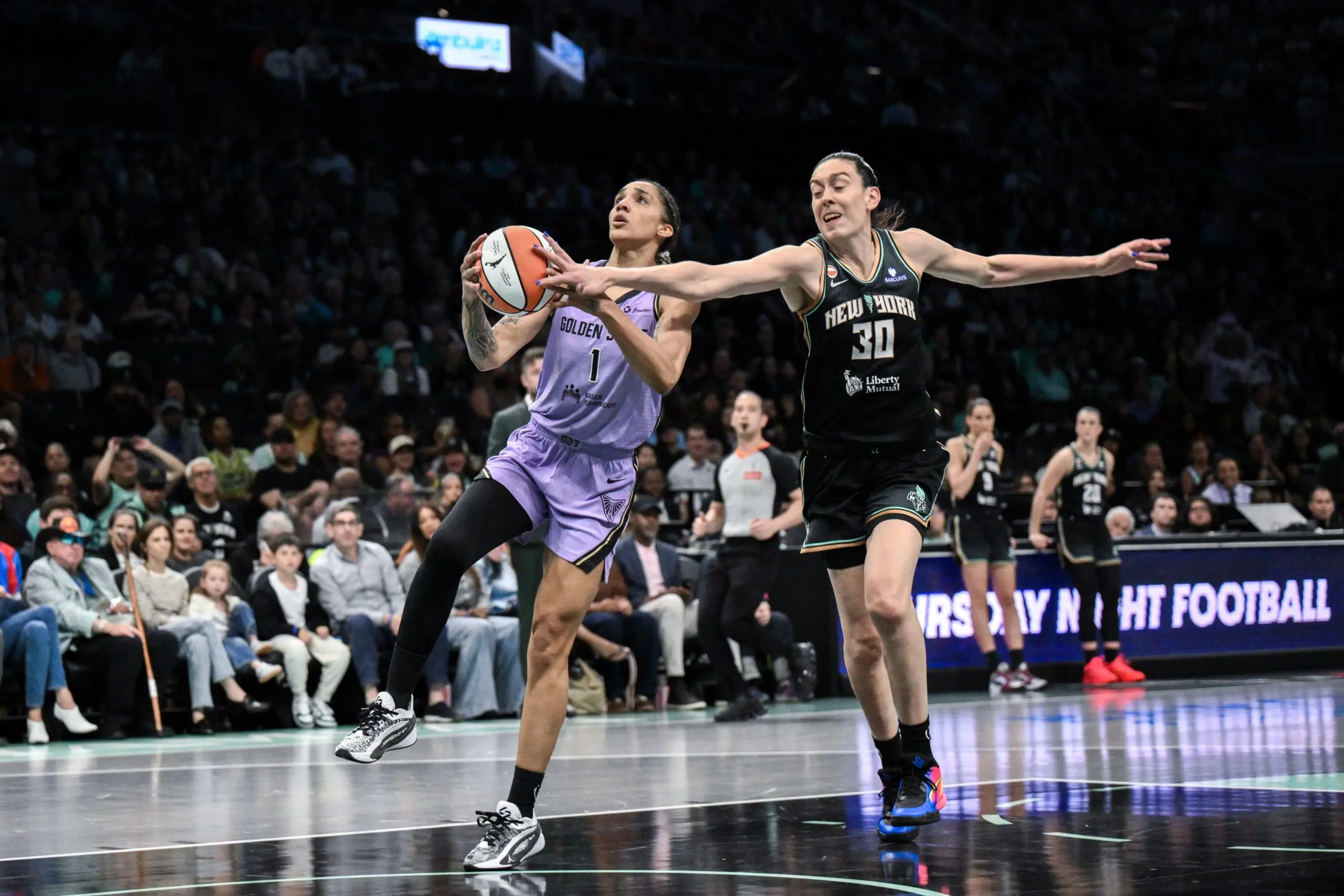 Gabby Williams et les Valkyries dominent les Françaises du Liberty