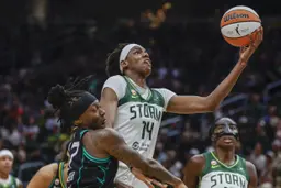 Dominique Malonga signe un gros double-double avant de rejoindre les Bleues à Berlin