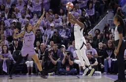 Ici en défense face aux Las Vegas Aces, Gabby Williams n'est plus qu'à une victoire des finales WNBA avec les Golden State Valkyries