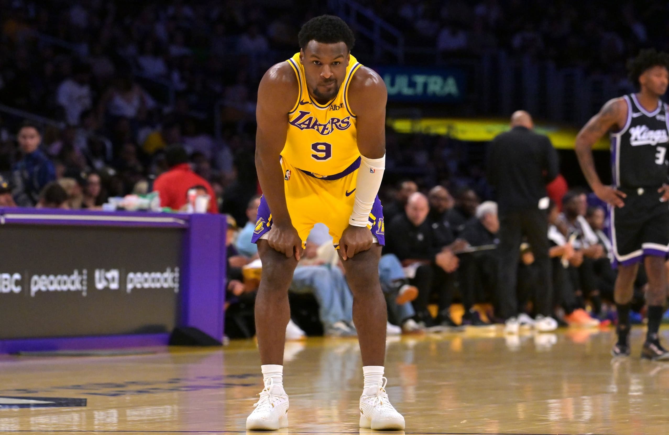 « Bronny James n'a pas bien joué en pré-saison » critique son entraîneur JJ Redick