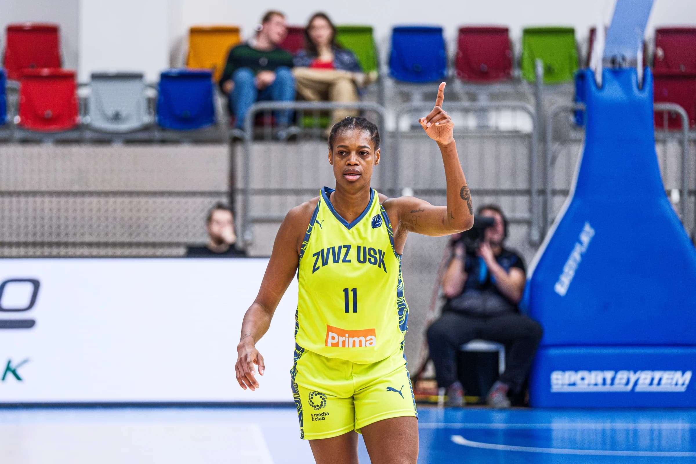 Valériane Ayayi signe son deuxième triple-double de la saison… en 19 minutes !