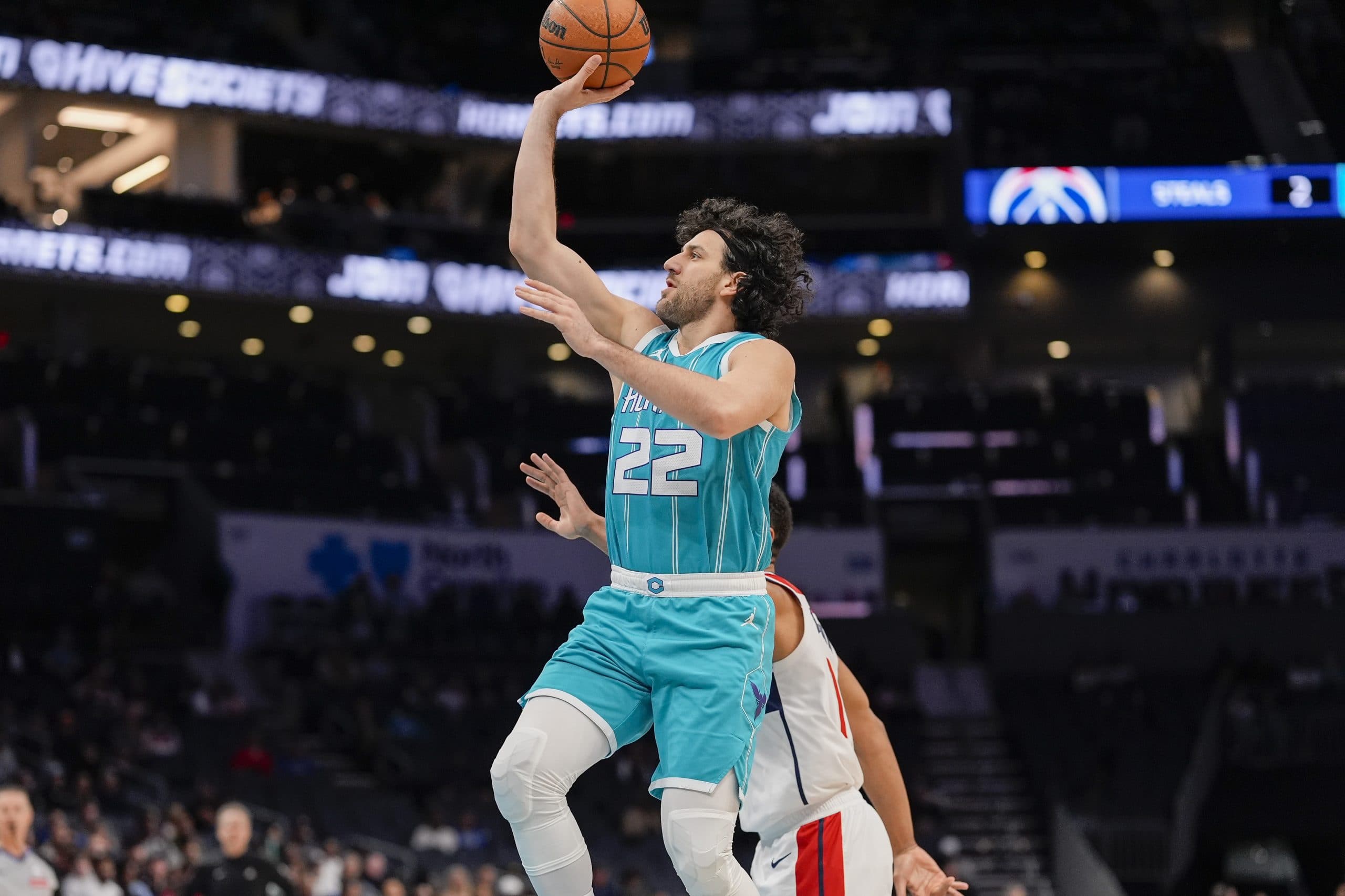 Vasilije Micic libéré par Milwaukee : retour en Europe confirmé