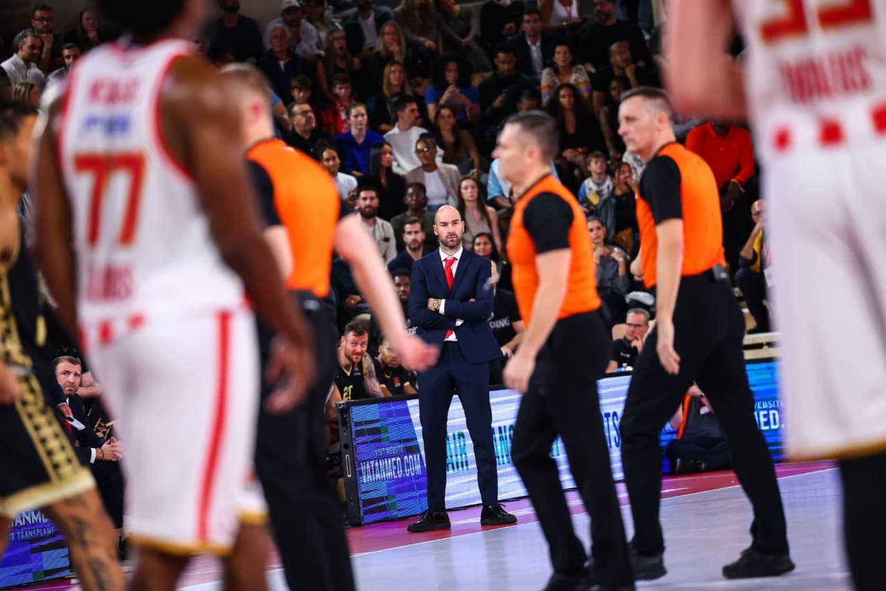 Vassilis Spanoulis critique l’arbitrage : « Le problème est que Mike James n’a tiré aucun lancer franc en deux matches »