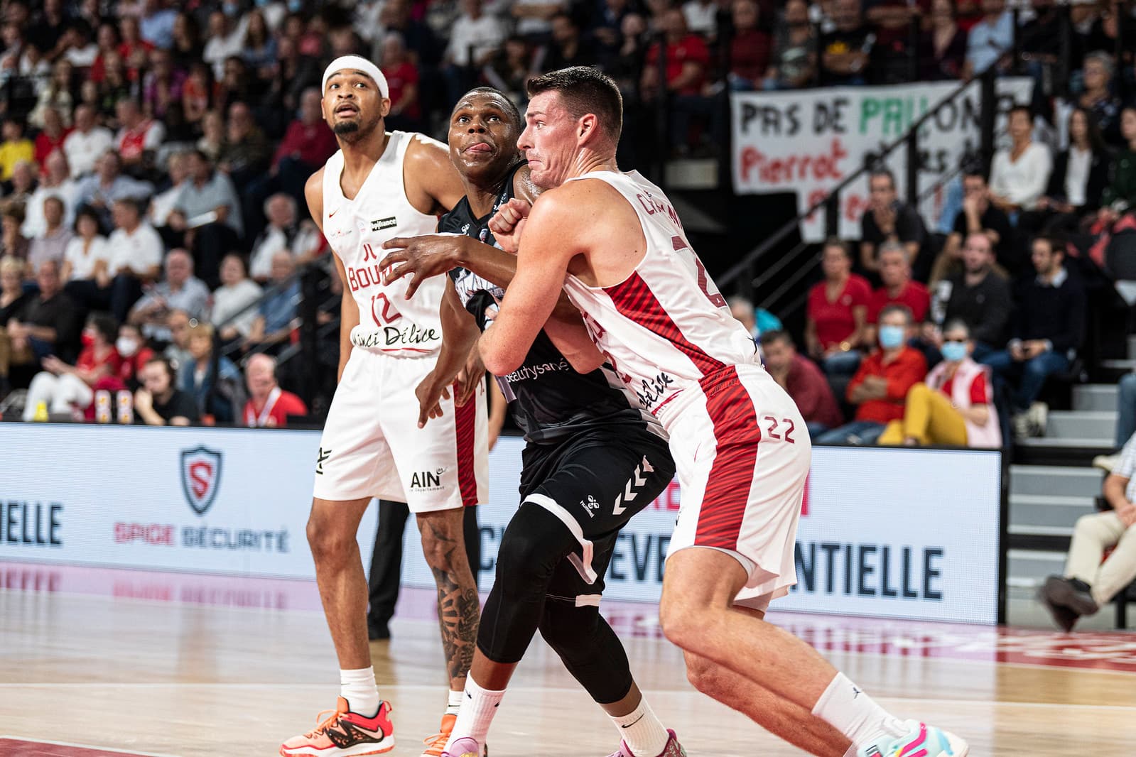 Retour réussi pour Chikoko qui porte l’Élan béarnais face à la JL Bourg