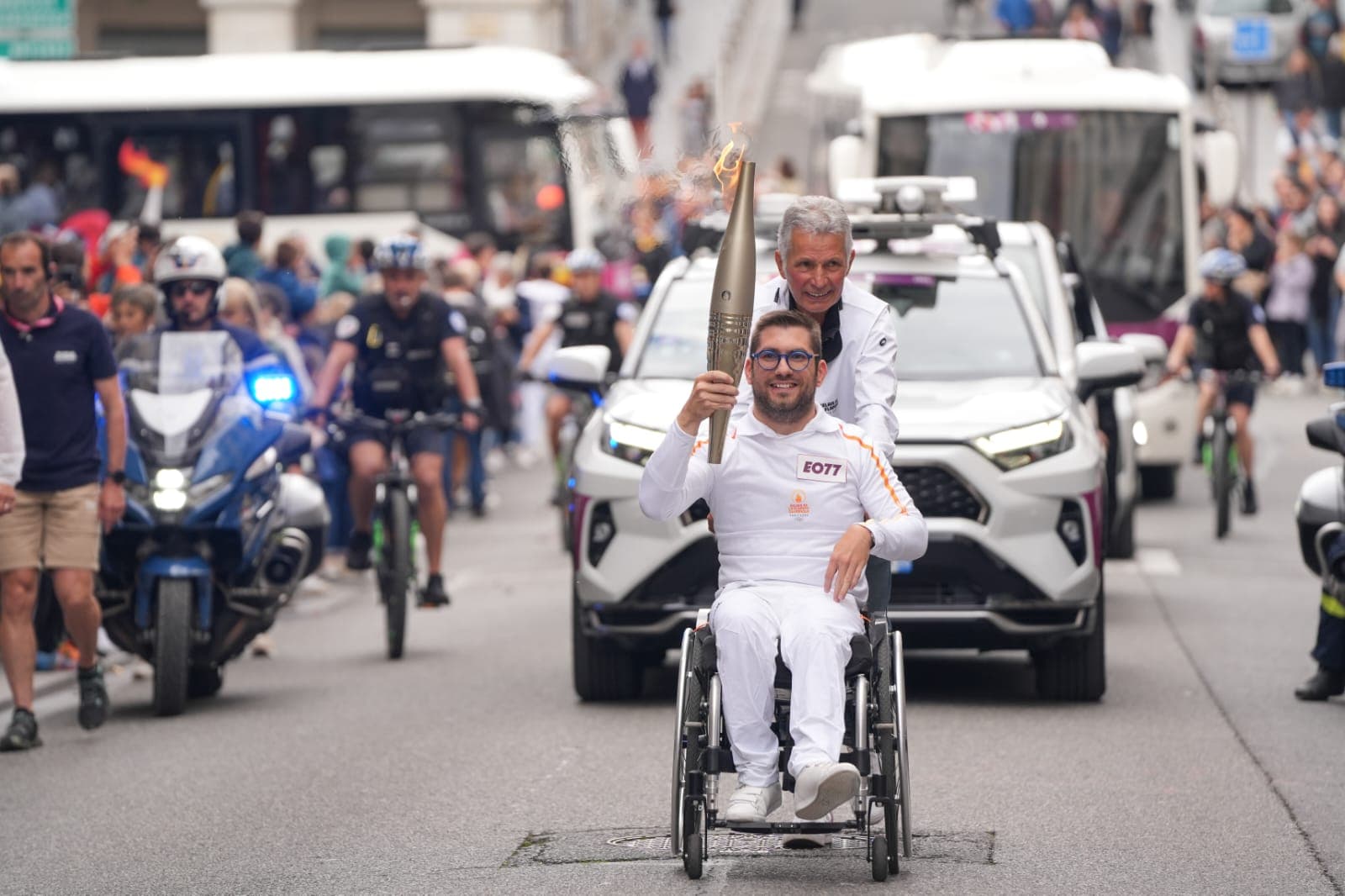 « Je croyais à une blague au départ » : on a porté la flamme olympique !