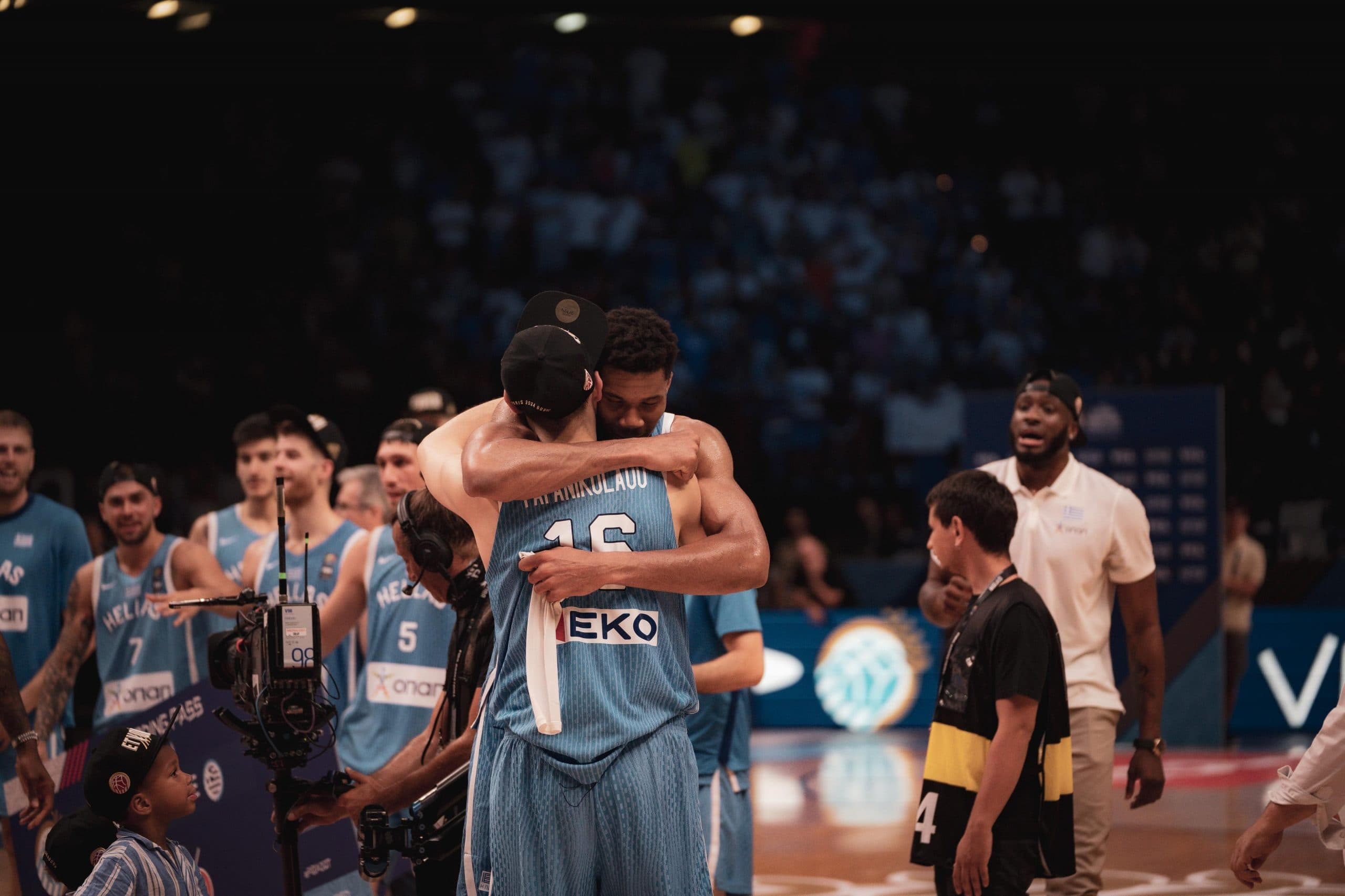 Les larmes de Giannis Antetokounmpo : la Grèce a gravi son Olympe, direction les JO !