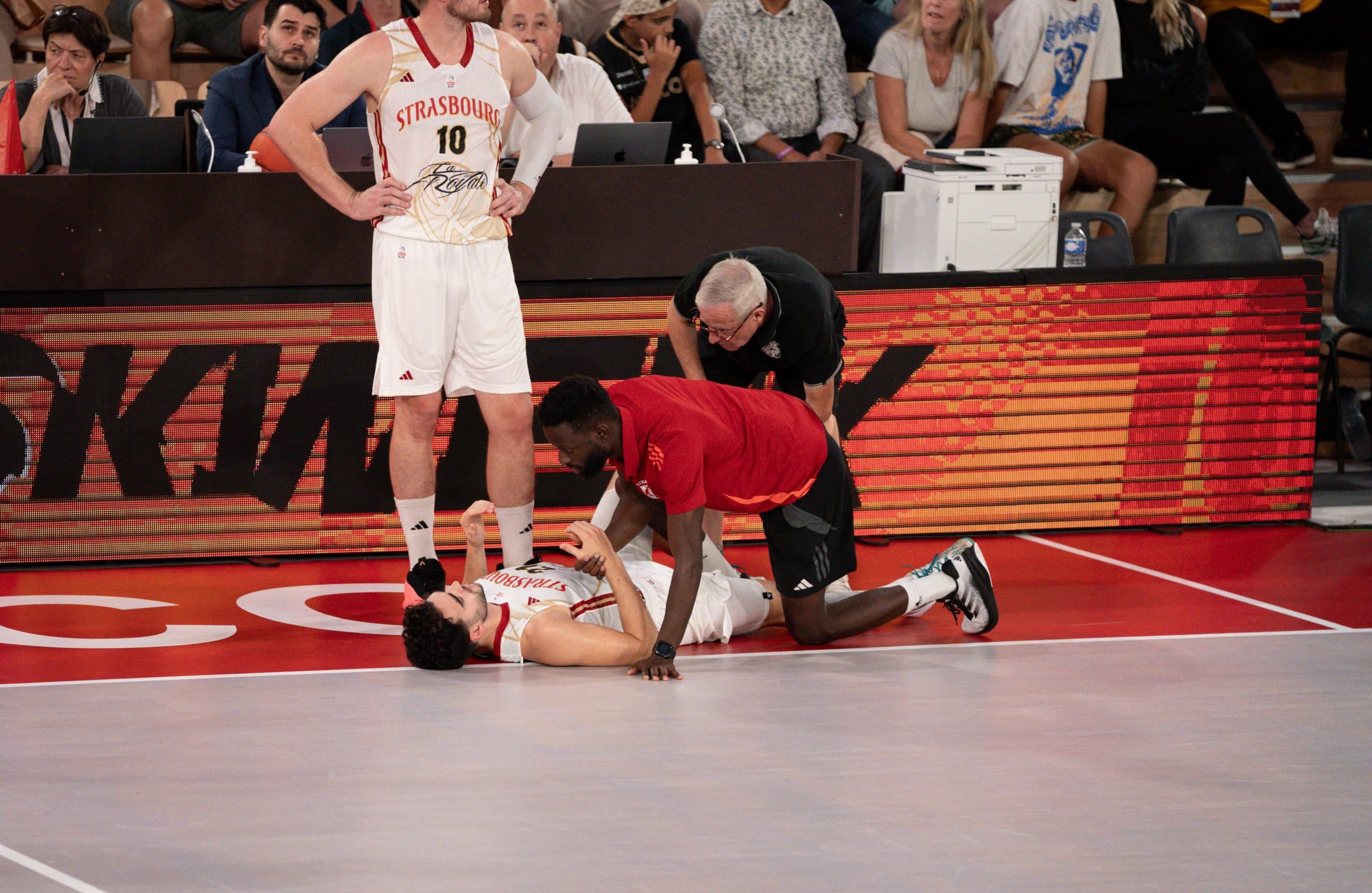 Plus de peur que de mal pour Edon Maxhuni (Strasbourg), blessé au genou ?