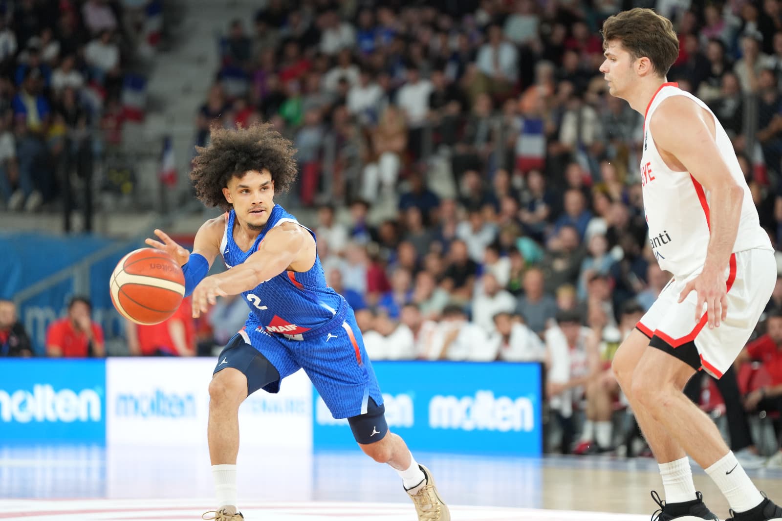 La conviction de Nadir Hifi : « J’estime que je dois être dans l’effectif pour l’EuroBasket 2025 avec l’équipe de France »