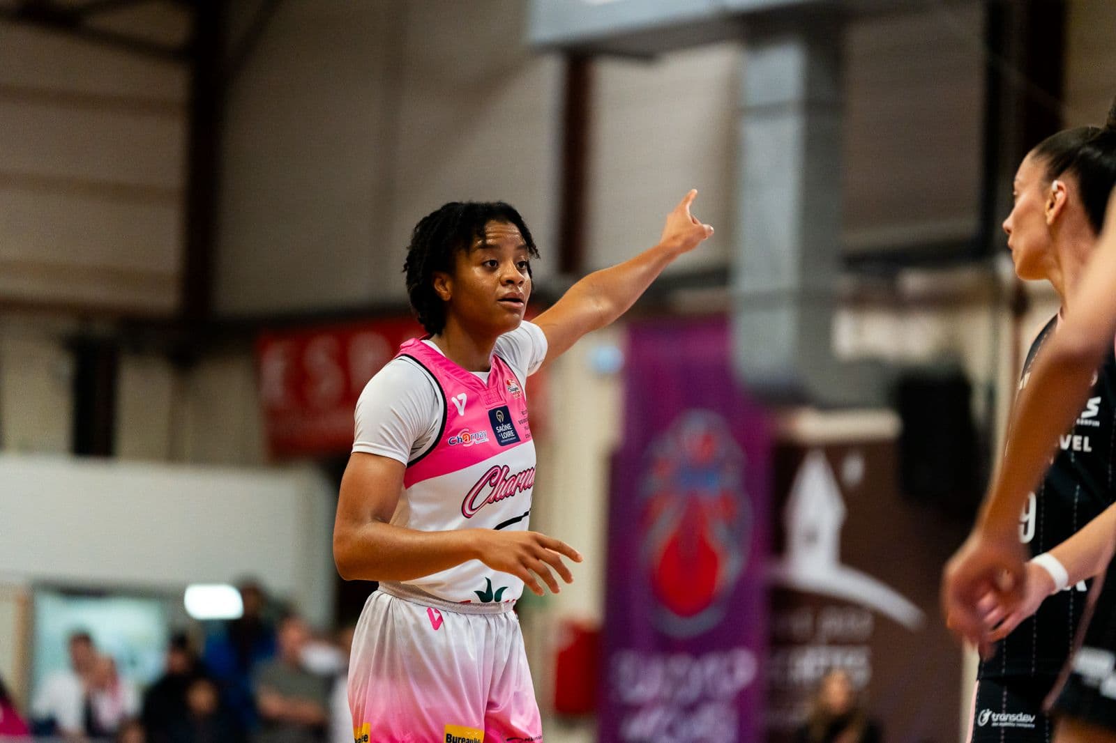 Monique Akoa-Makani vers un training camp avec les Phoenix Mercury