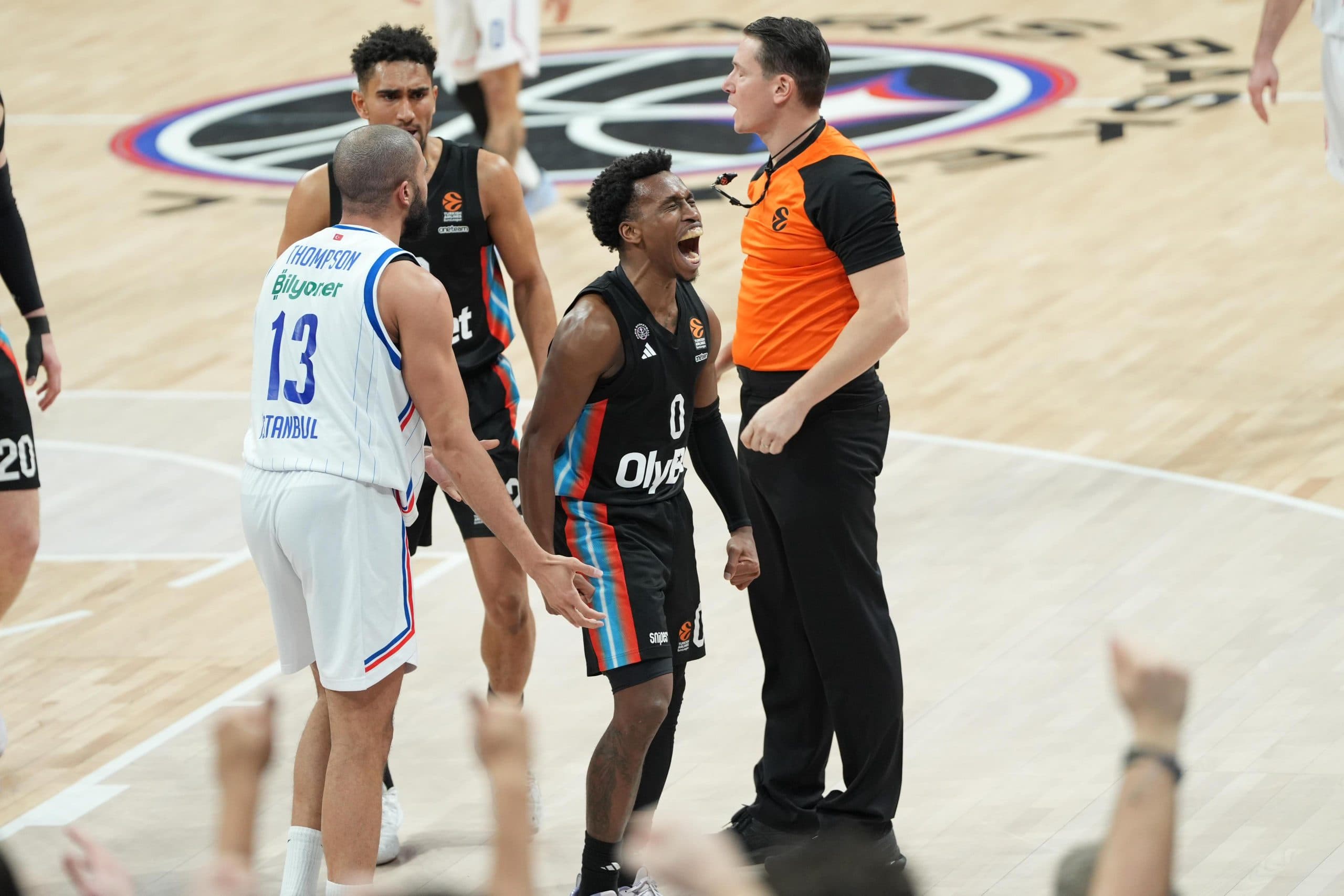 Après cinq revers de rang, Paris rebondit contre l’Anadolu Efes !